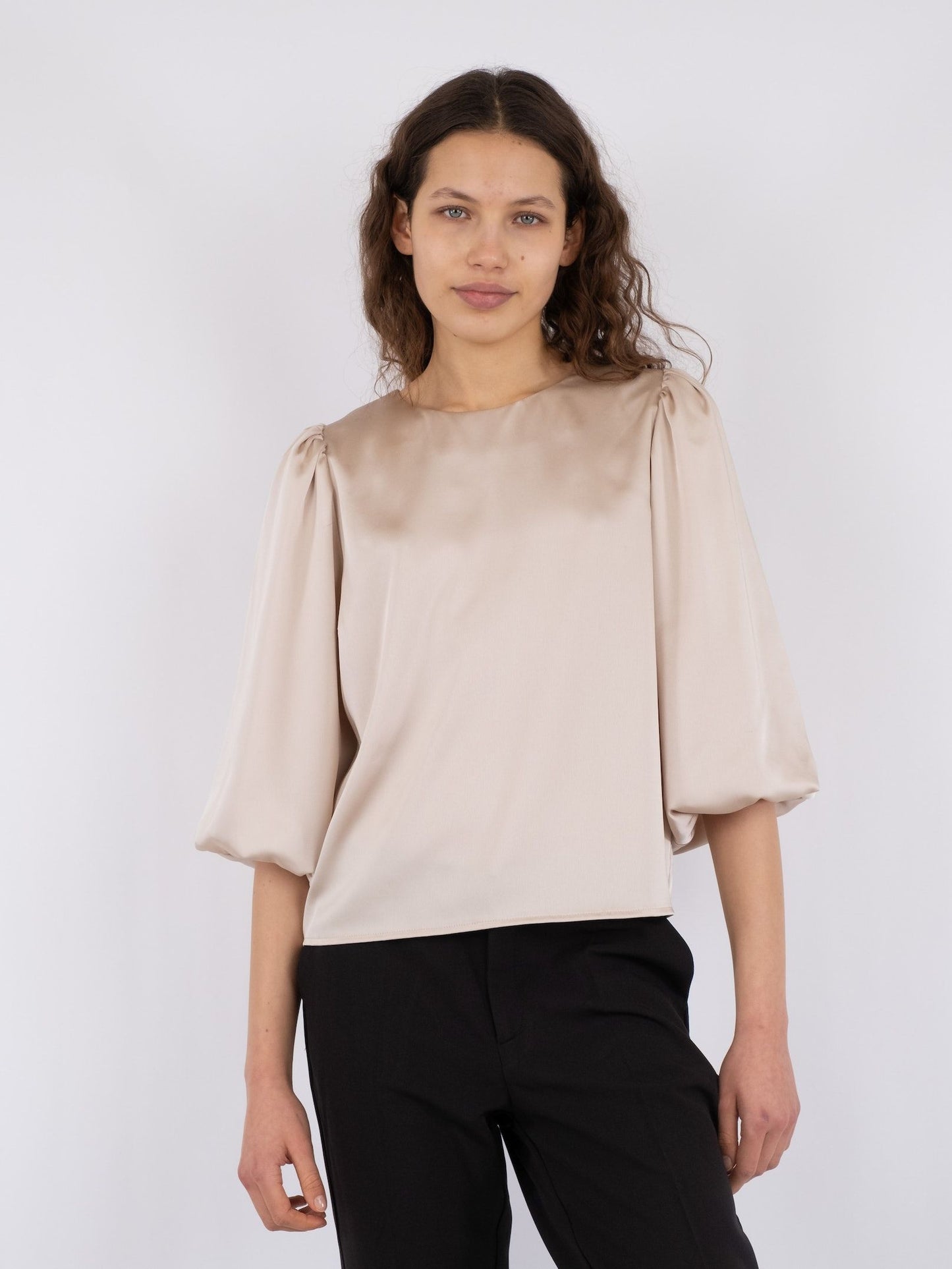 NEO NOIR - LORRAINE SOFT SATIN BLOUSE - CHAMPAGNE