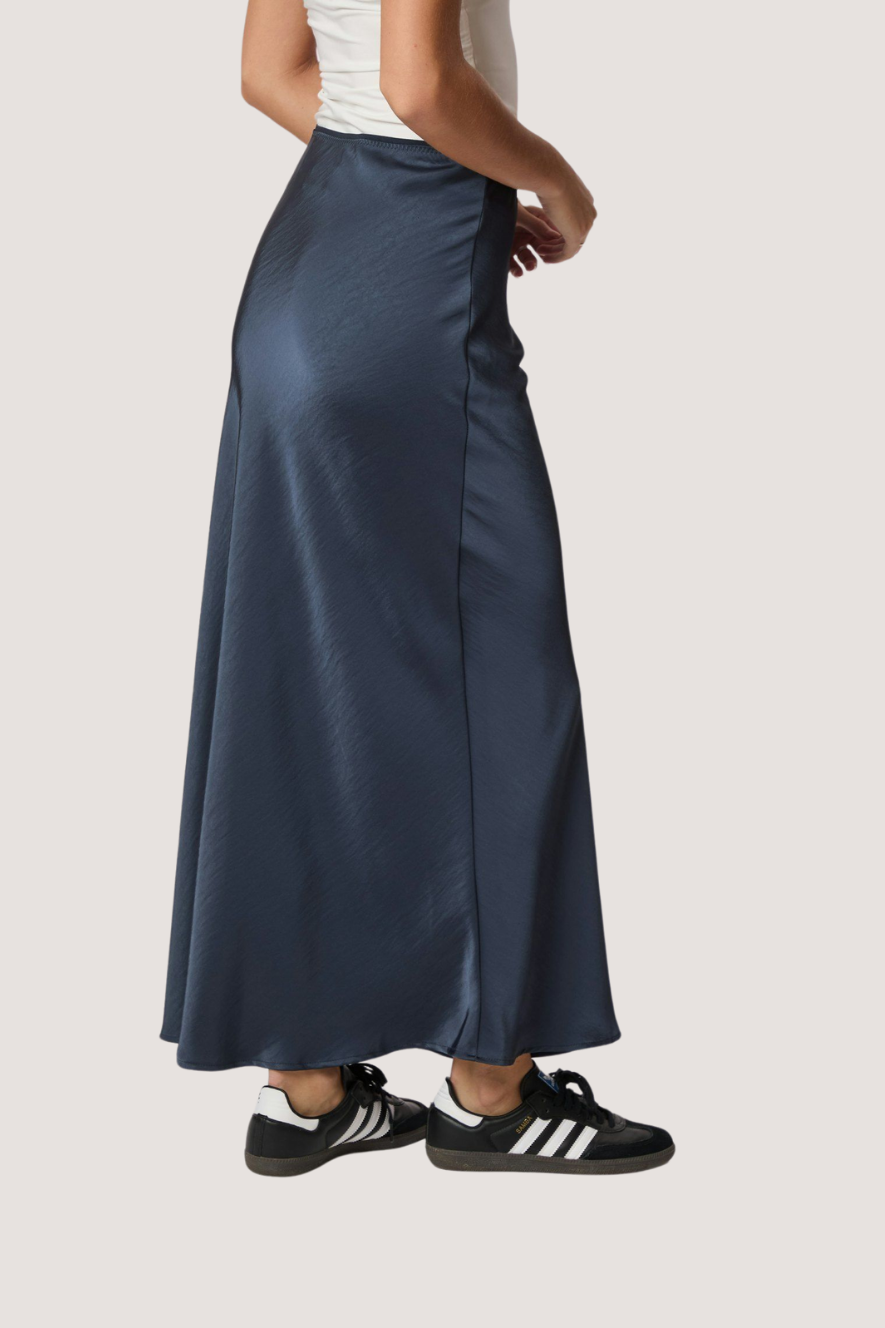 NEO NOIR - VICKY HEAVY SATEEN SKIRT - MIDNIGHT BLUE