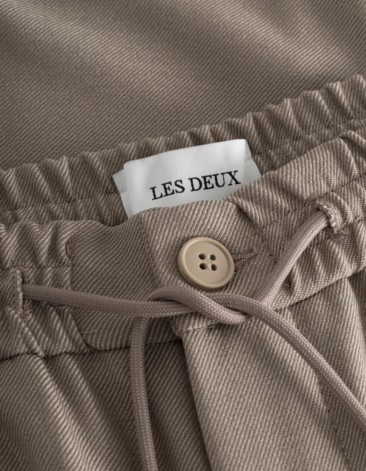LES DEUX - COMO TAPERED DRAWSTRING PANTS - WALNUT MELANGE