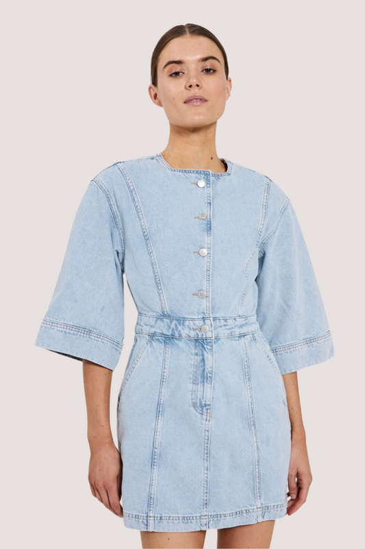 NORR - CARA SHORT DENIM DRESS - BLUE LIGHT WASH