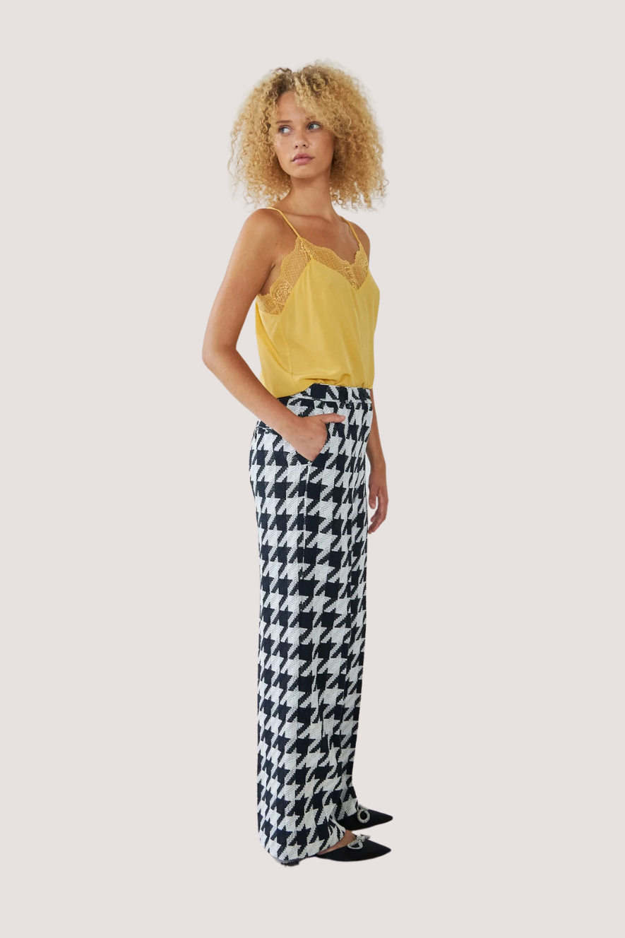 STELLA NOVA - DEMI SUITING PANTS - NAVY CREME