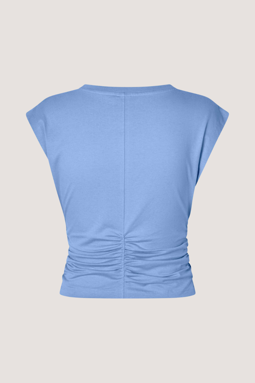 BAUM UND PFERDGARTEN - JELONA T-SHIRT - CORNFLOWER WHITE LOGO