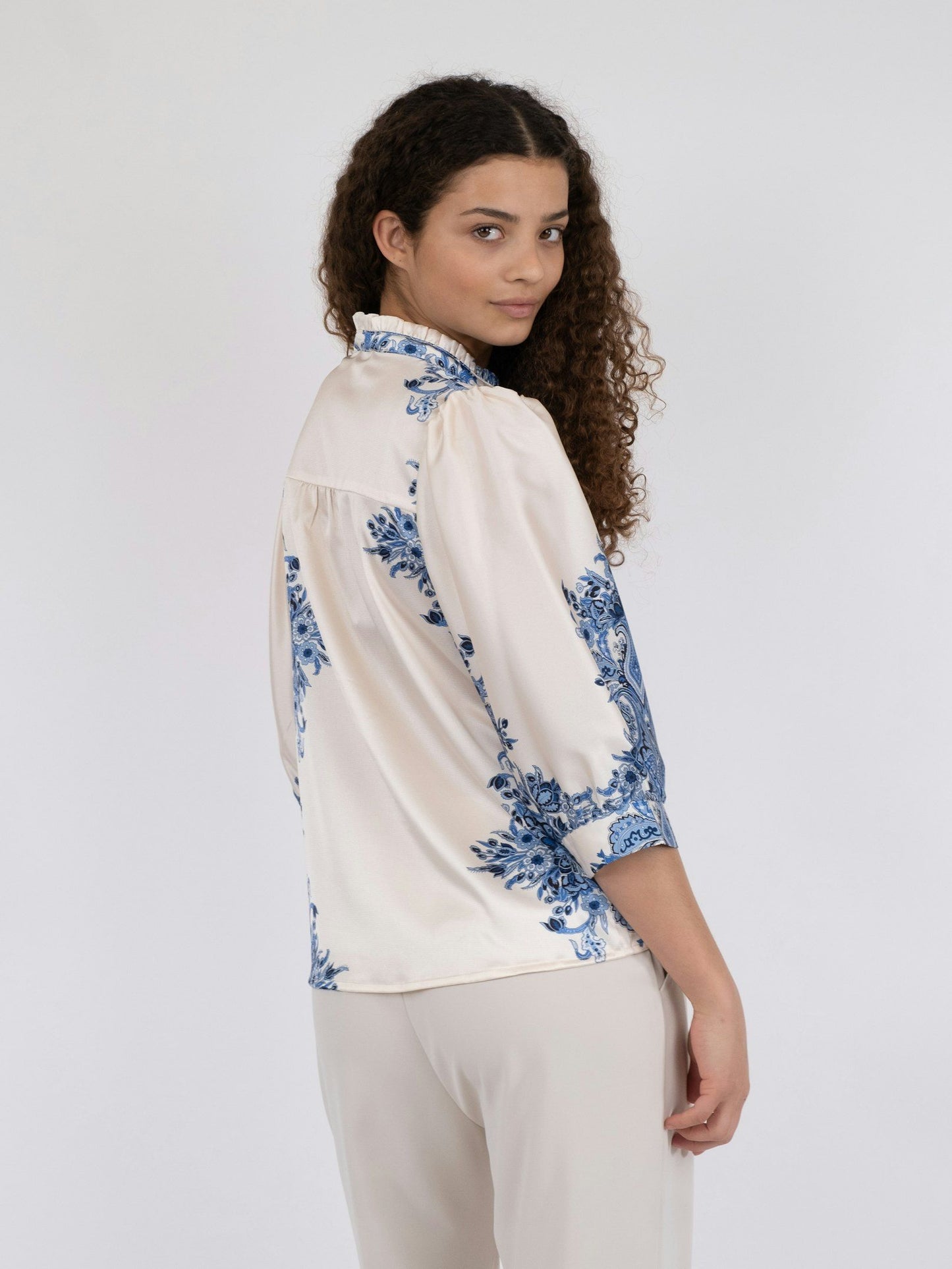 NEO NOIR - ROSELLE PAISLEY BORDER BLOUSE - BRIGHT BLUE