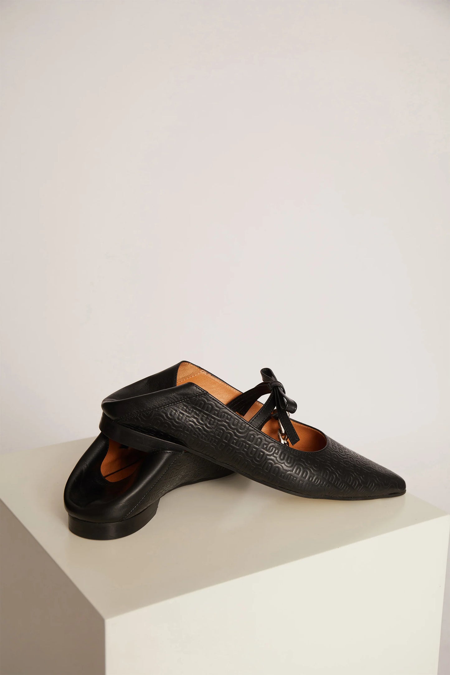 MUNTHE - TEODORA SHOE - BLACK