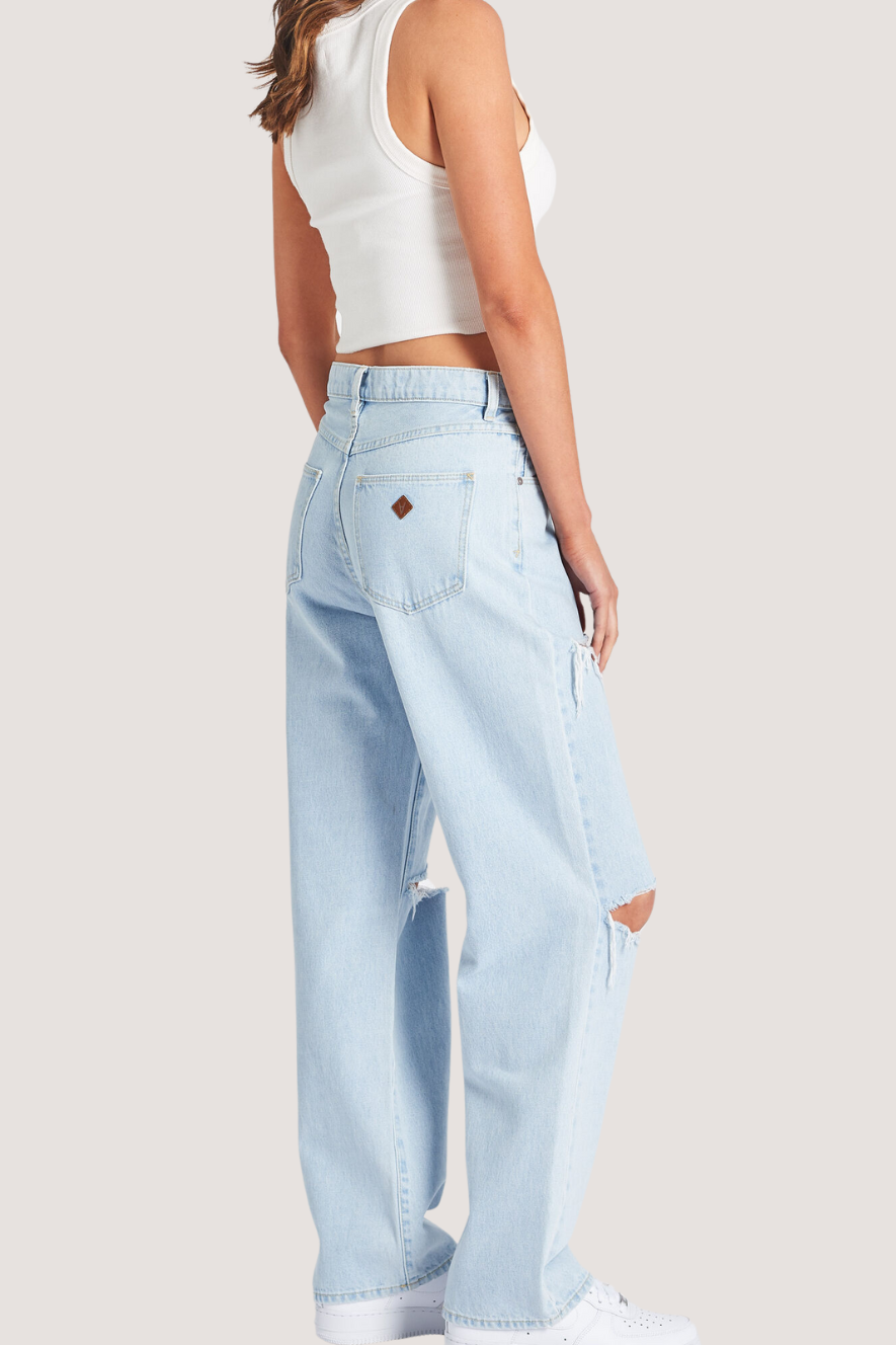 ABRAND - A SLOUCH JEAN - BLEACHED STONE RIP