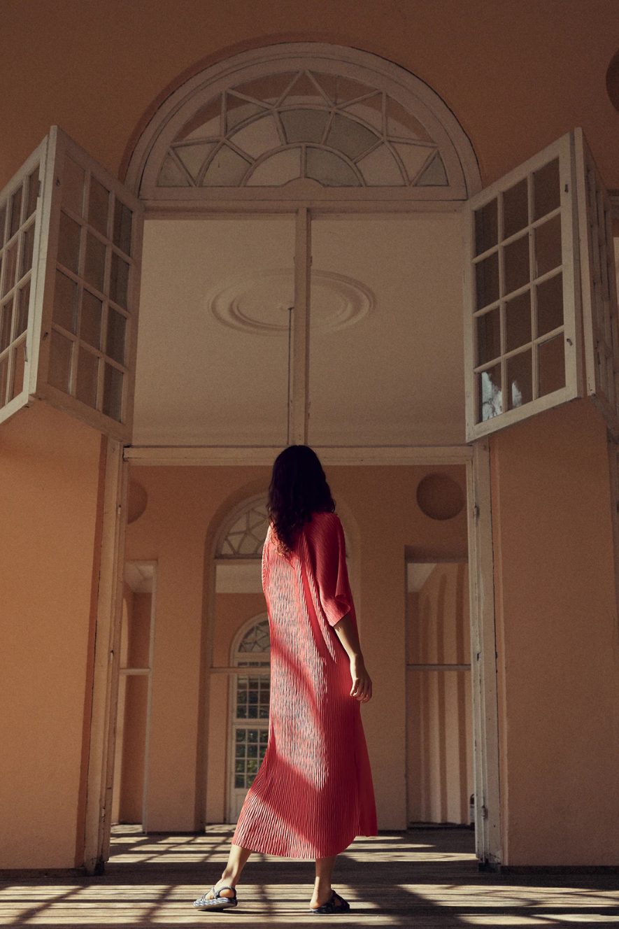 AVENY - CABANA PLISSE KAFTAN - PERFECT PINK