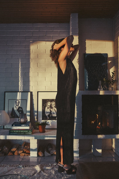 AVENY - SOLANO VELVET DRESS - BLACK