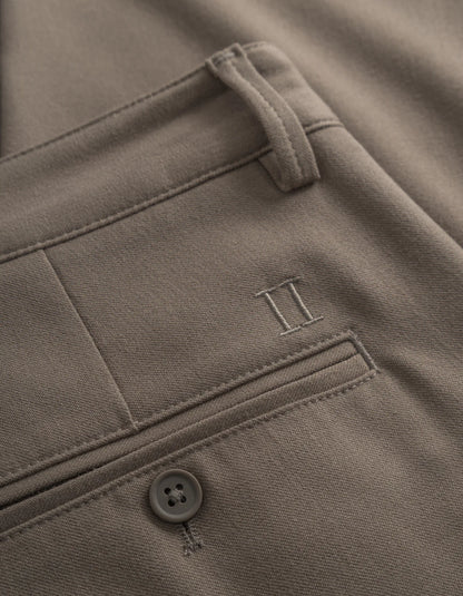 LES DEUX - COMO SUIT PANTS - MOUNTAIN GREY