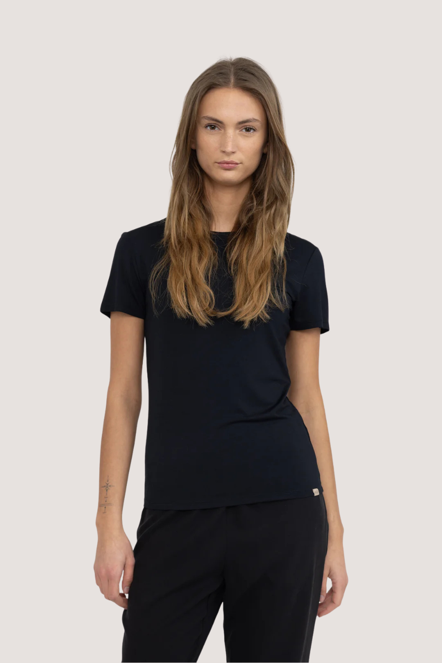 ESMÉ STUDÍOS - ESPENELOPE SLIM FIT T-SHIRT - BLACK