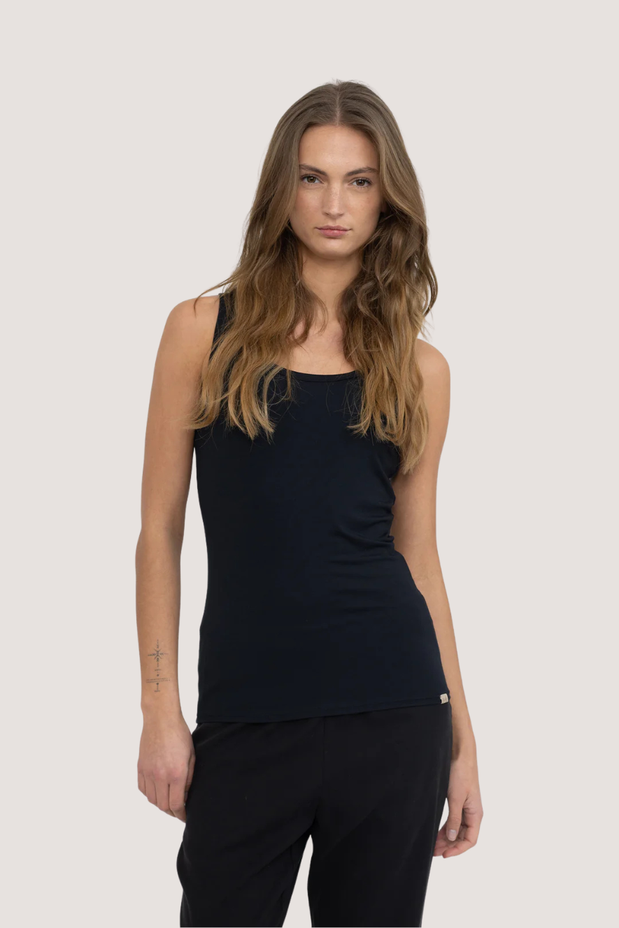 ESMÉ STUDÍOS - ESPENELOPE SLIM FIT TANK TOP - BLACK