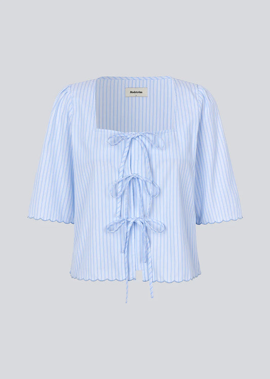 MODSTRÖM - INARAMD TOP - LIGHT BLUE STRIPE