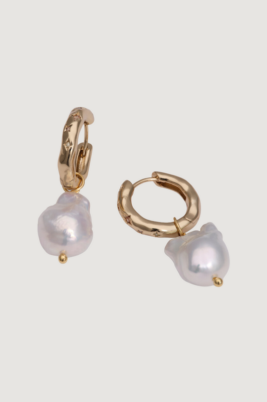 YLVA LI - BERTHA PEARL EARRINGS – LIGHT CHAMPAGNE/GOLD