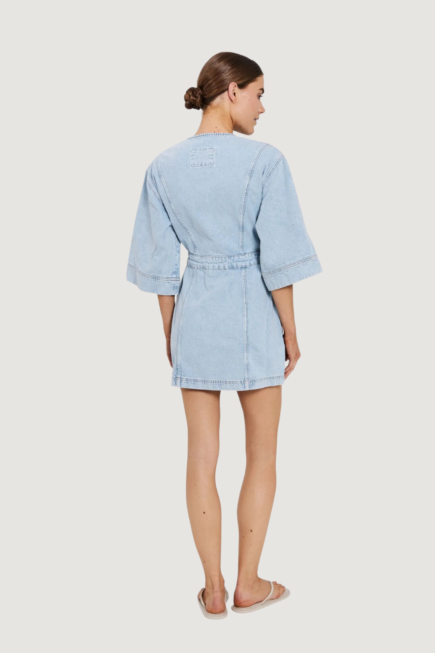 NORR - CARA SHORT DENIM DRESS - BLUE LIGHT WASH