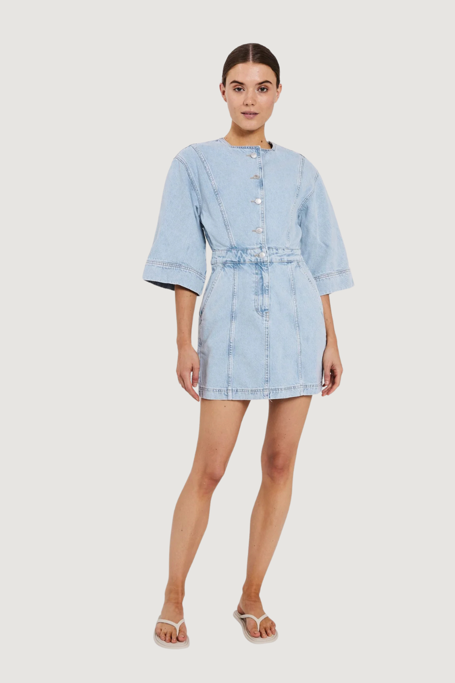 NORR - CARA SHORT DENIM DRESS - BLUE LIGHT WASH