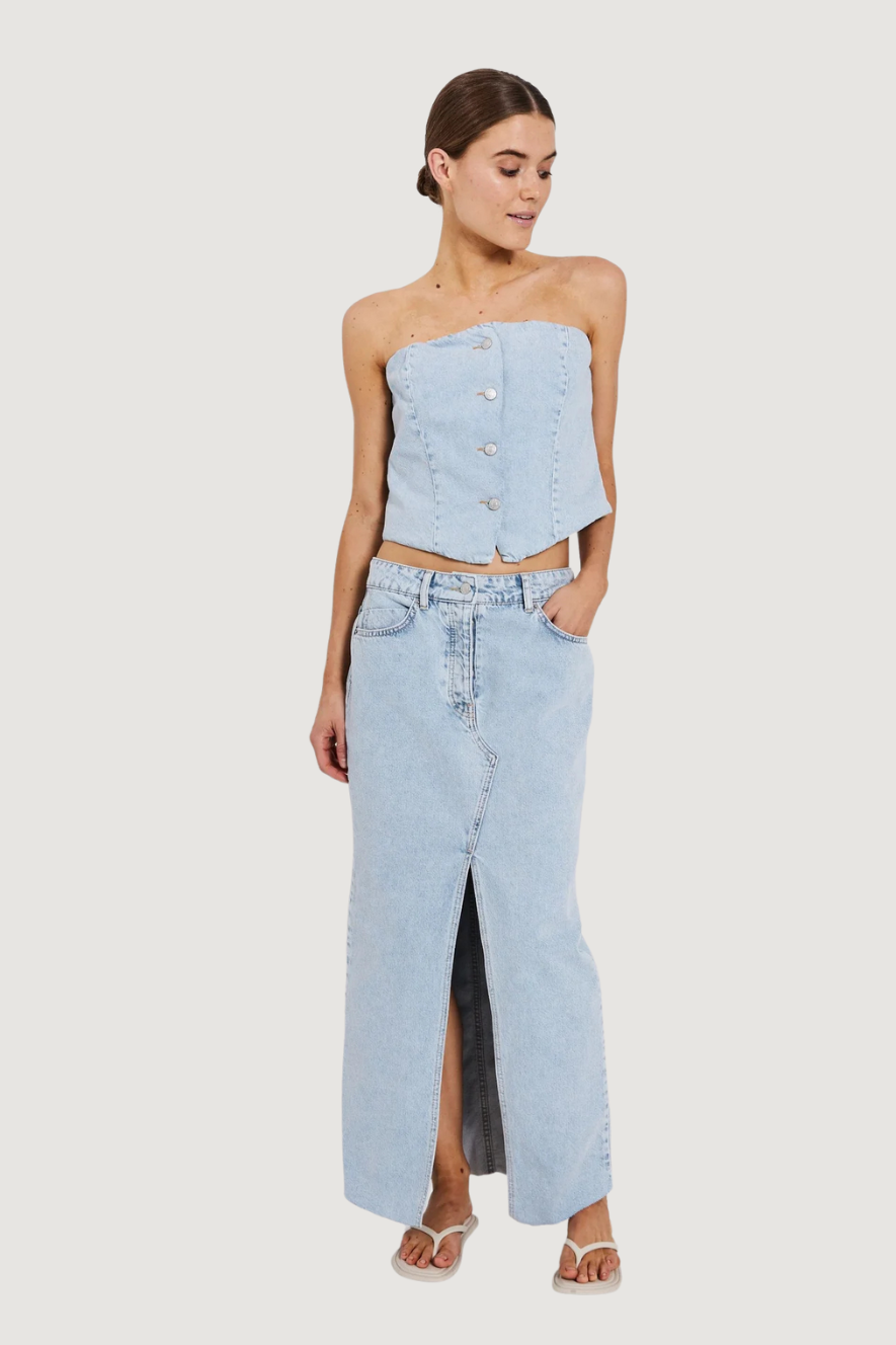 NORR - NINNI MAXI DENIM SKIRT - BLUE LIGHT WASH