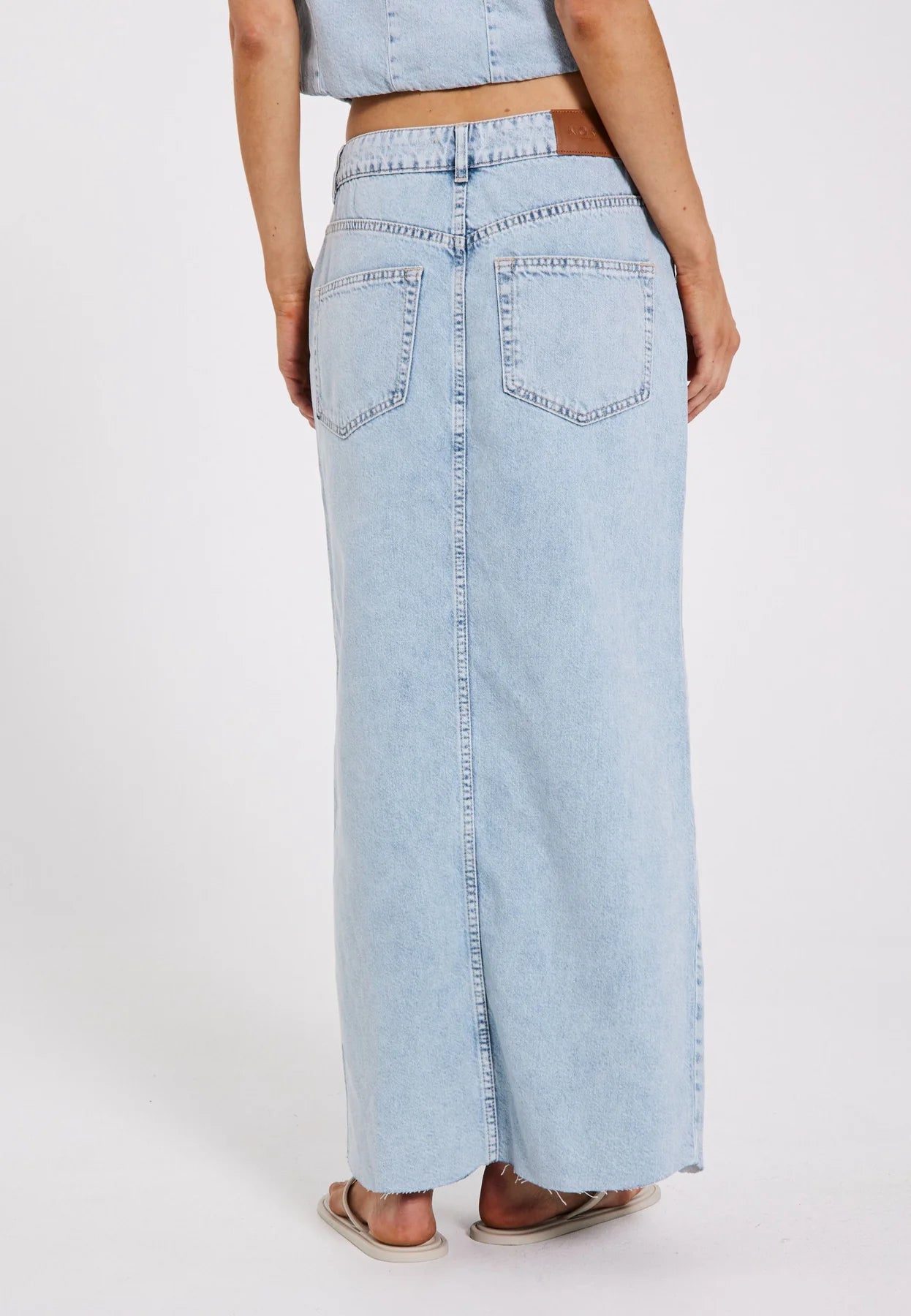 NORR - NINNI MAXI DENIM SKIRT - BLUE LIGHT WASH