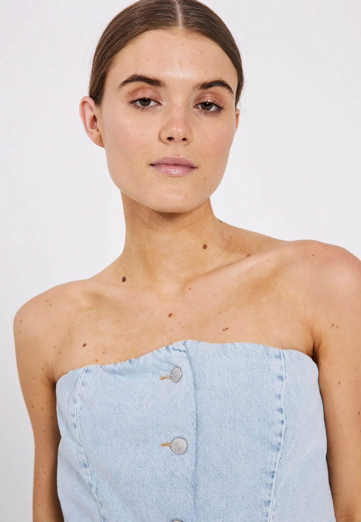 NORR - NINNI TUBE DENIM TOP - BLUE LIGHT WASH