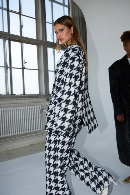 STELLA NOVA - COLETTE OVERSIZED BLAZER - NAVY/CREME