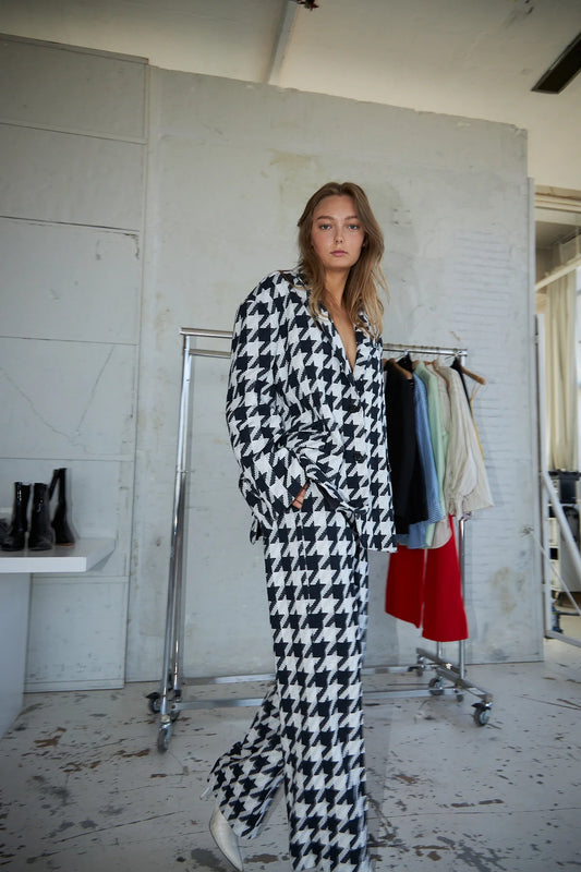 STELLA NOVA - COLETTE OVERSIZED BLAZER - NAVY/CREME