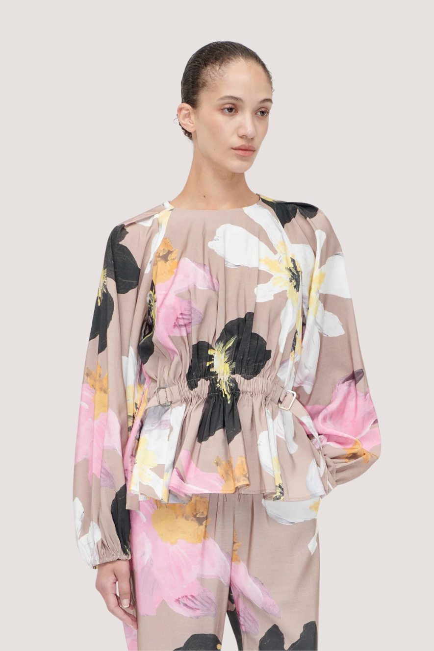 STINE GOYA -  DOUBLE BUCKLE RAGLAN TOP - WILD FLOWERS