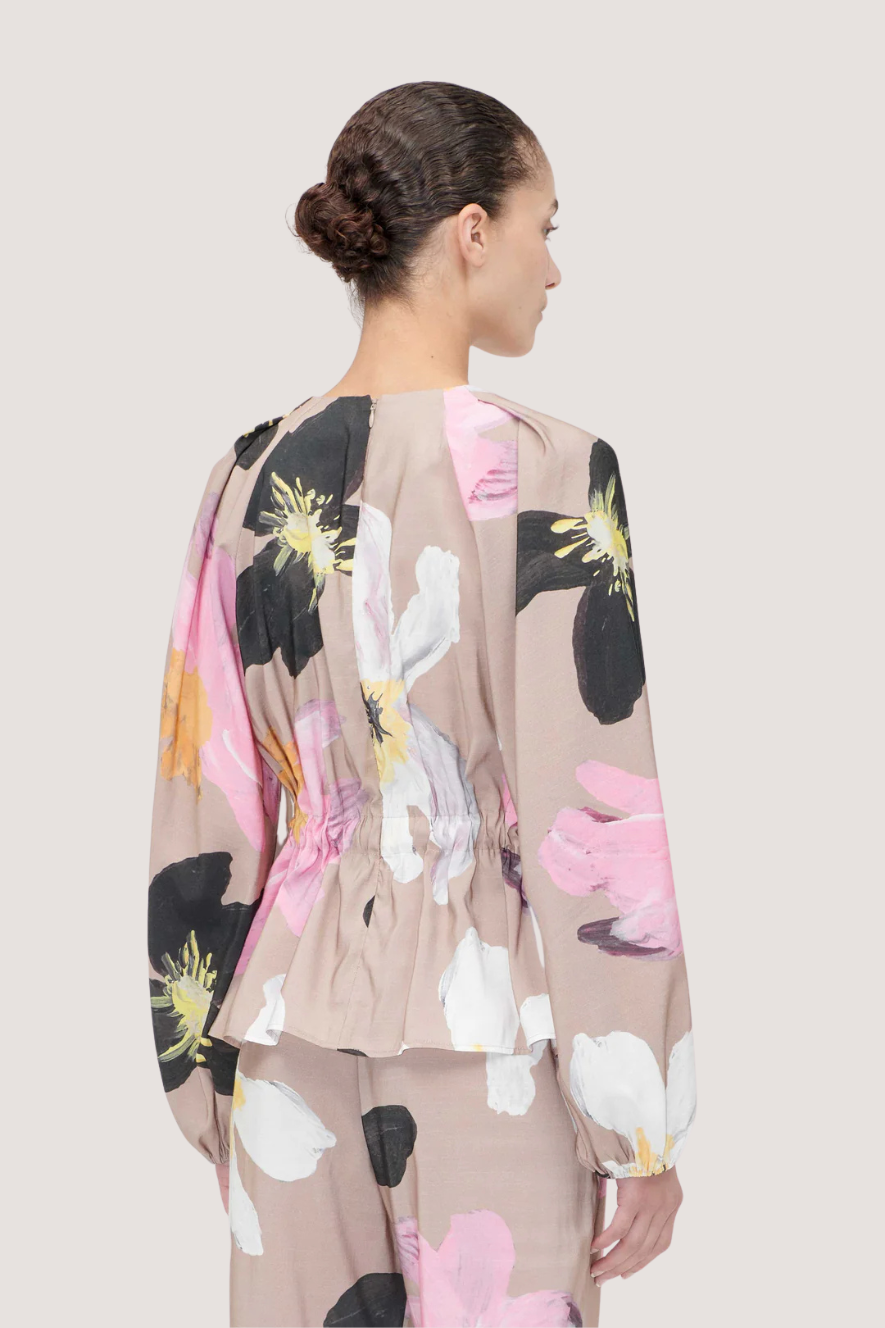 STINE GOYA -  DOUBLE BUCKLE RAGLAN TOP - WILD FLOWERS