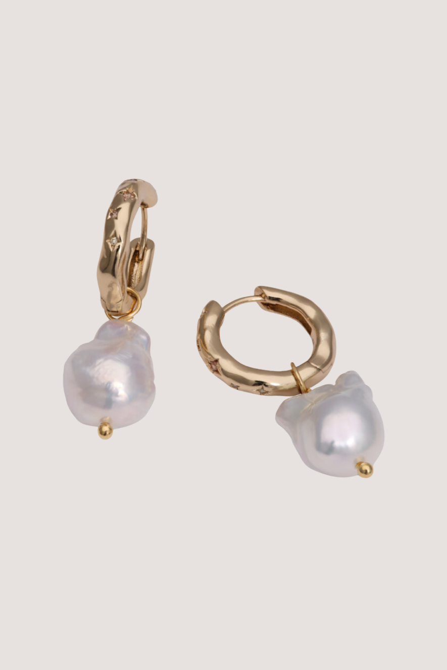 YLVA LI - BERTHA PEARL EARRINGS – LIGHT CHAMPAGNE/GOLD